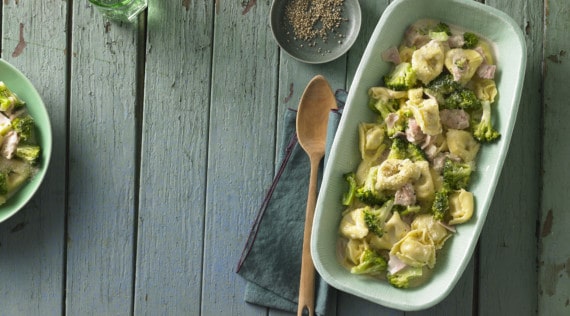 Tortellini mit Brokkoli-Sahne-Sauce – Foto: Thomas Neckermann