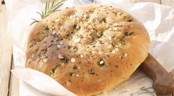 Focaccia wie in Italien aus dem Thermomix® – Foto: Stockfood / Matthias Hoffmann