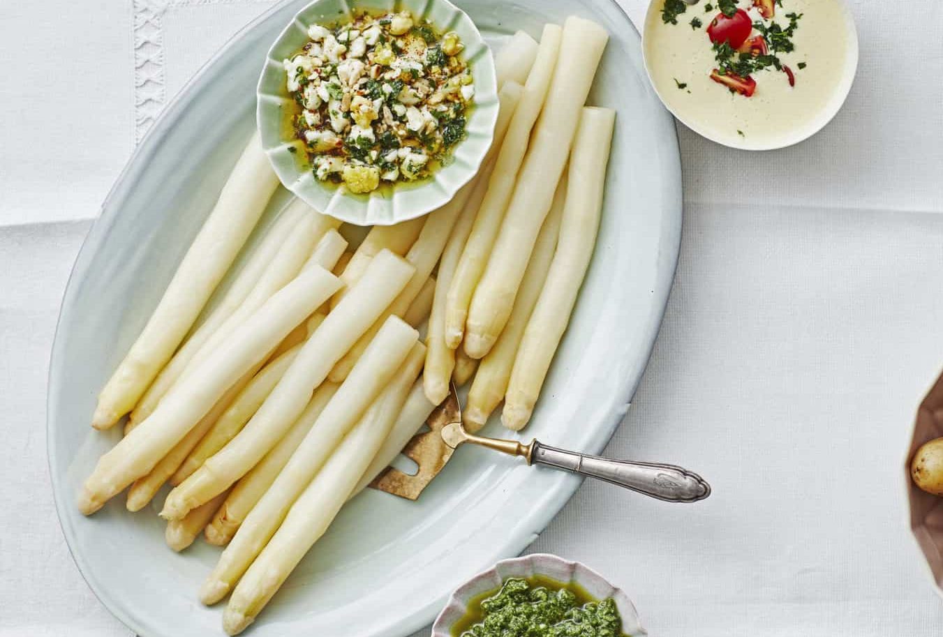 Spargel aus dem Backofen mit Joghurt-Hollandaise