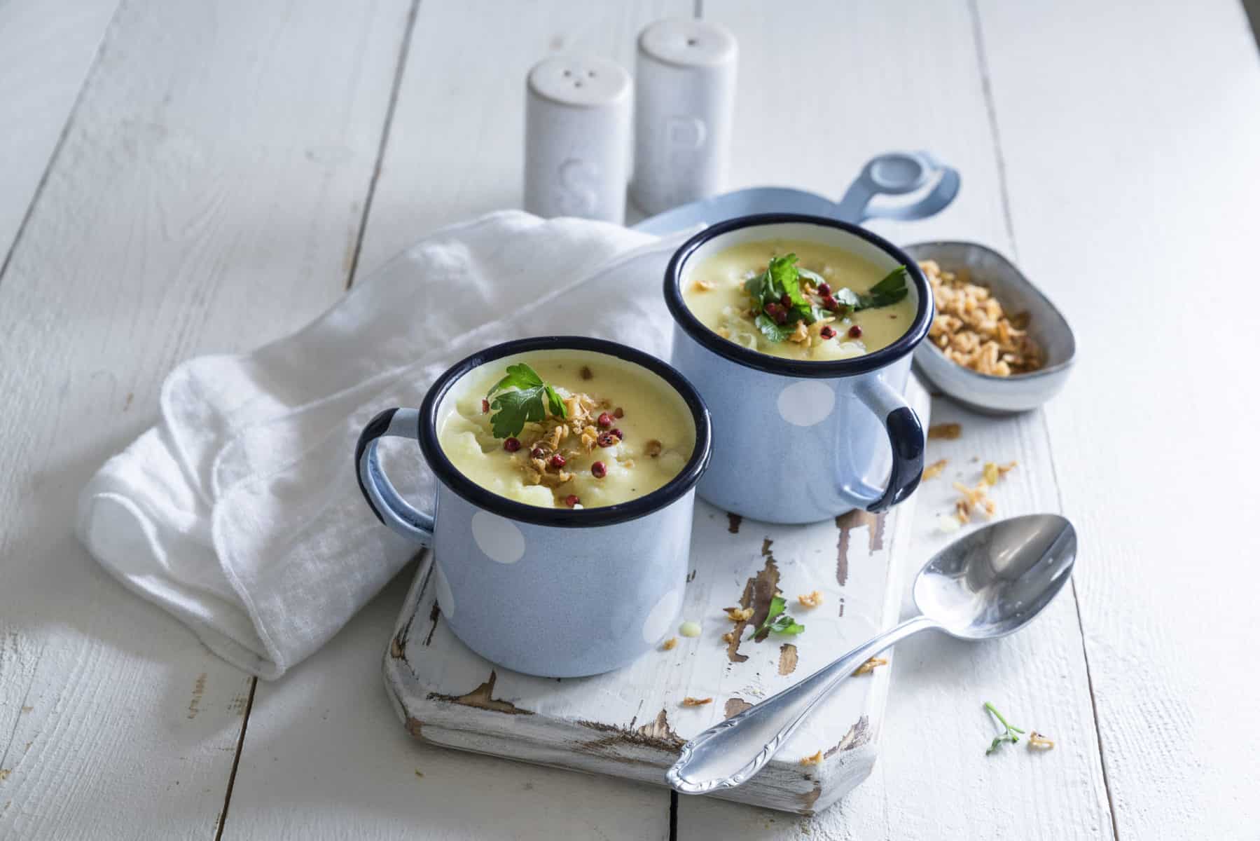 Blumenkohlsuppe mit Röstzwiebeln