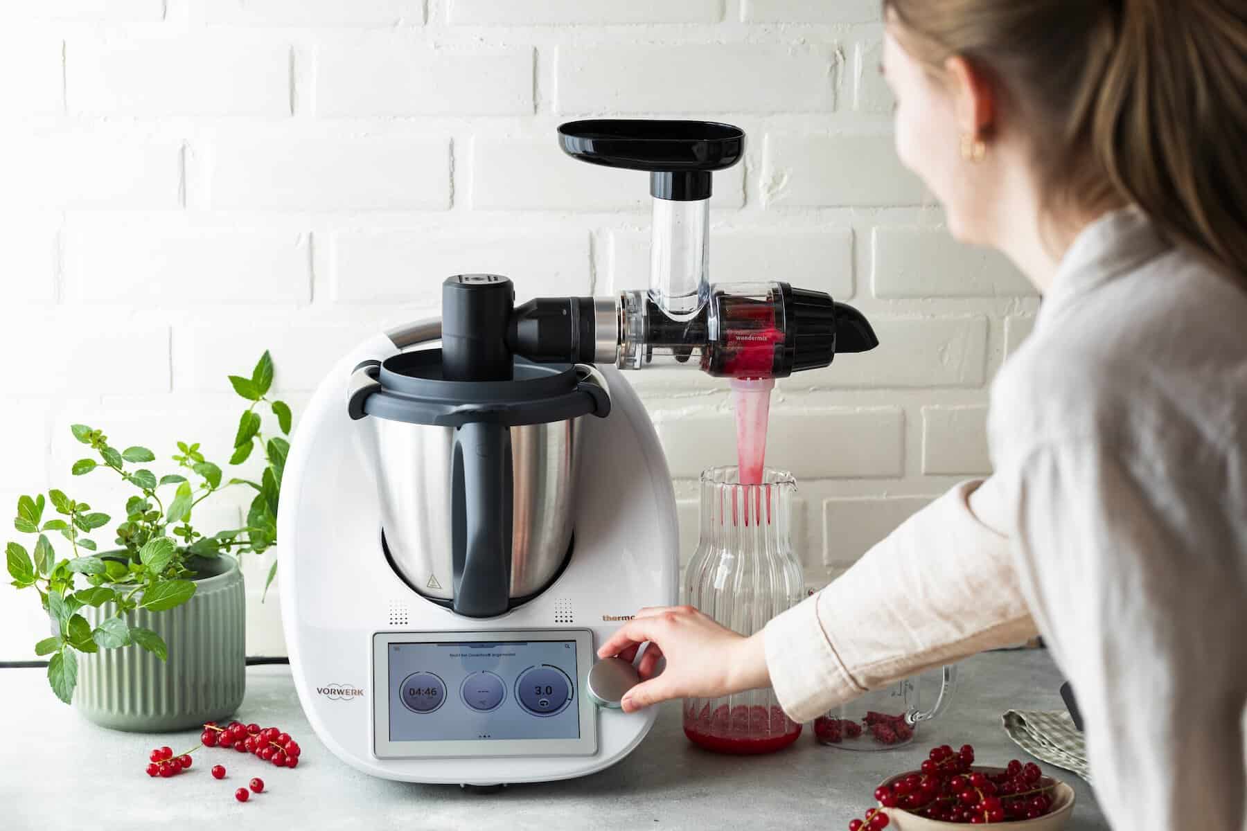 Thermomix® mit Wunder Centix® Aufsatz zum Entsaften