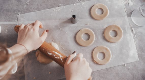 Salzteig zum Basteln mit dem Thermomix® – Foto: Unsplash / Katerina Smirnova