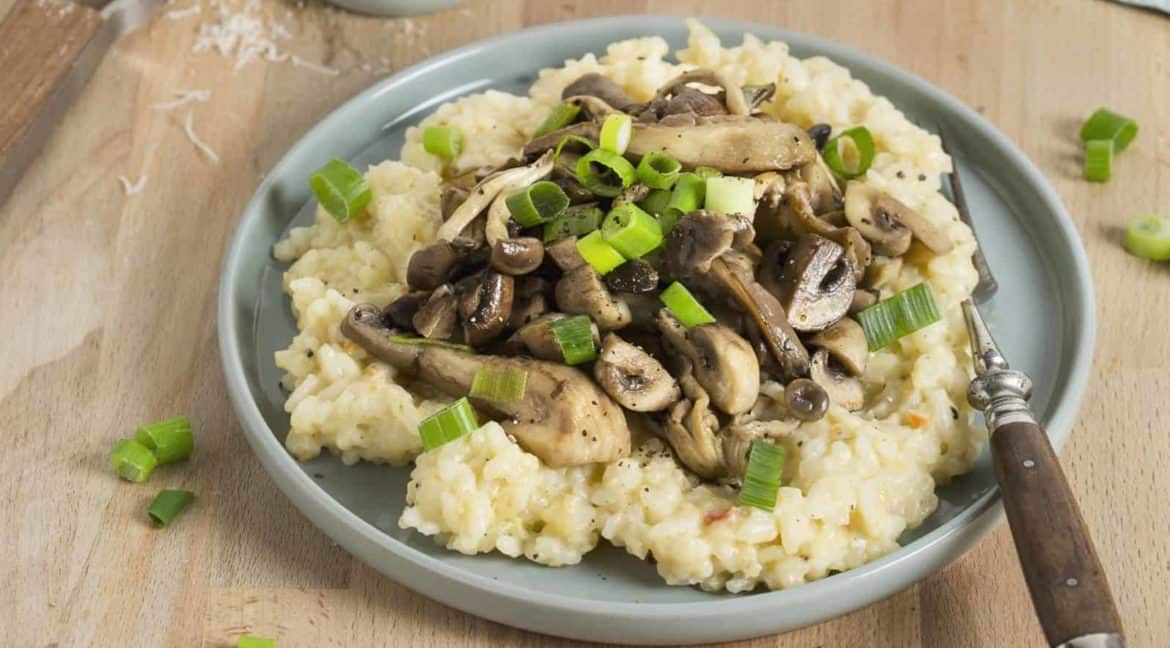 Pilzrisotto mit gebratenen Pilzen