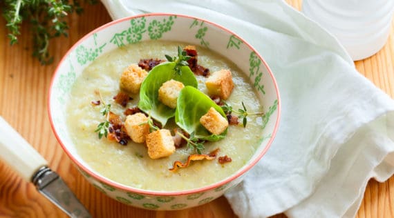 Cremige Rosenkohlsuppe aus dem Thermomix® - Foto: Shutterstock/Kolpakova Svetlana