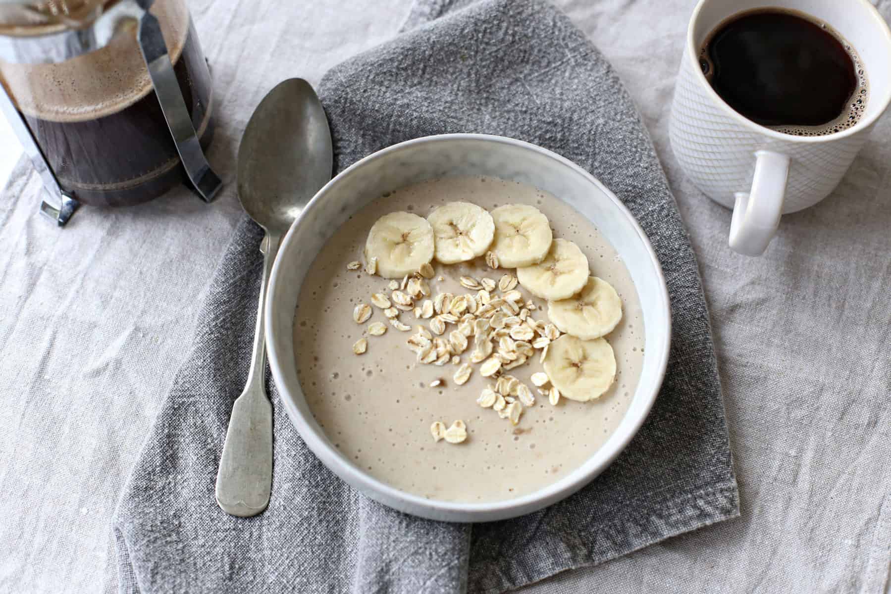 Getreidebrei mit Früchten