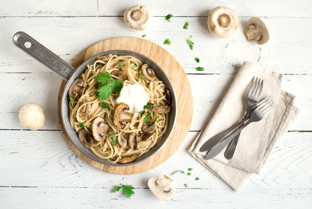 Spaghetti in Champignon-Rahmsoße mit dem Thermomix® – Foto: gettyimages/ Mizina