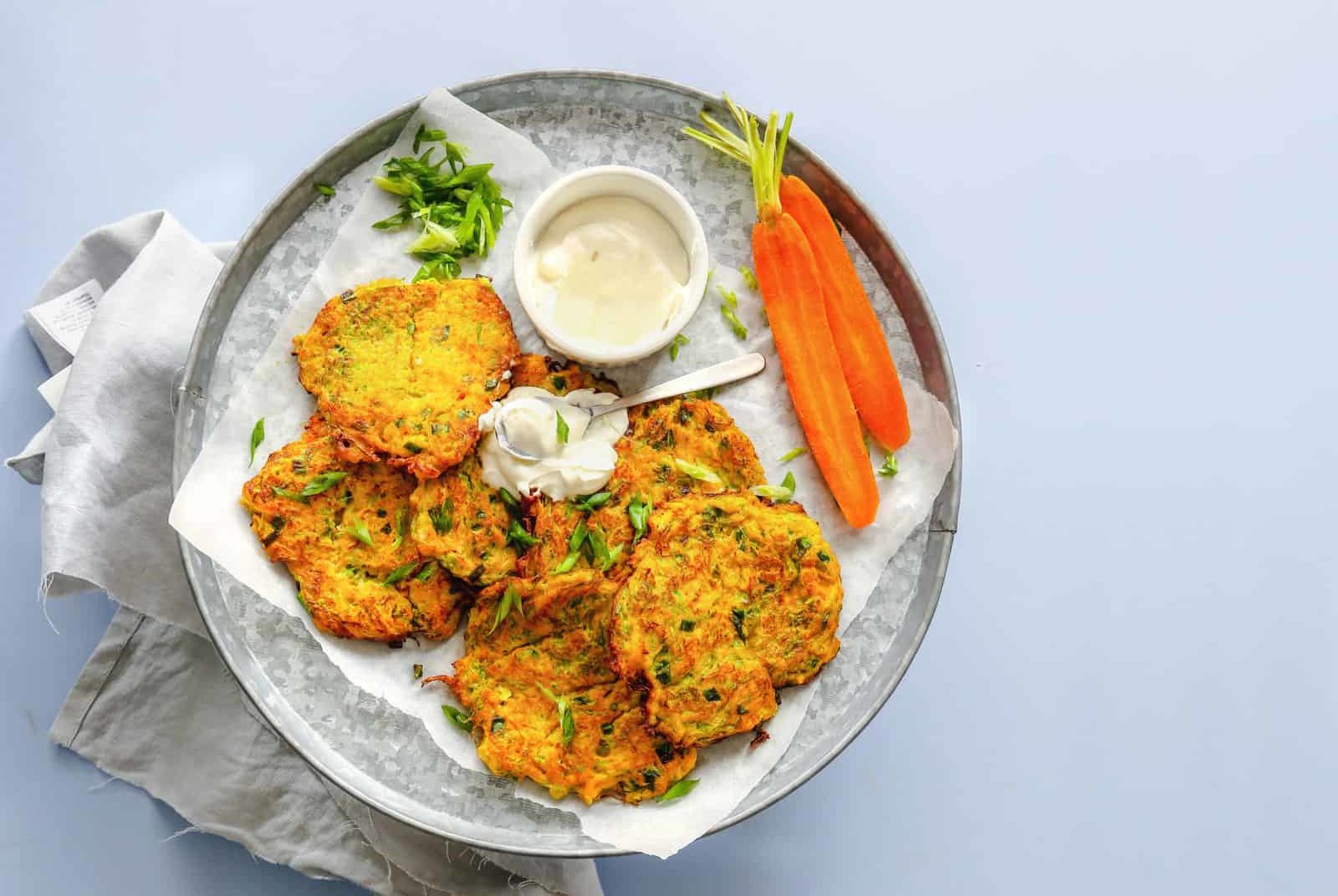 Gemüsepuffer mit Joghurt-Dip mit dem Thermomix® - Foto: shutterstock