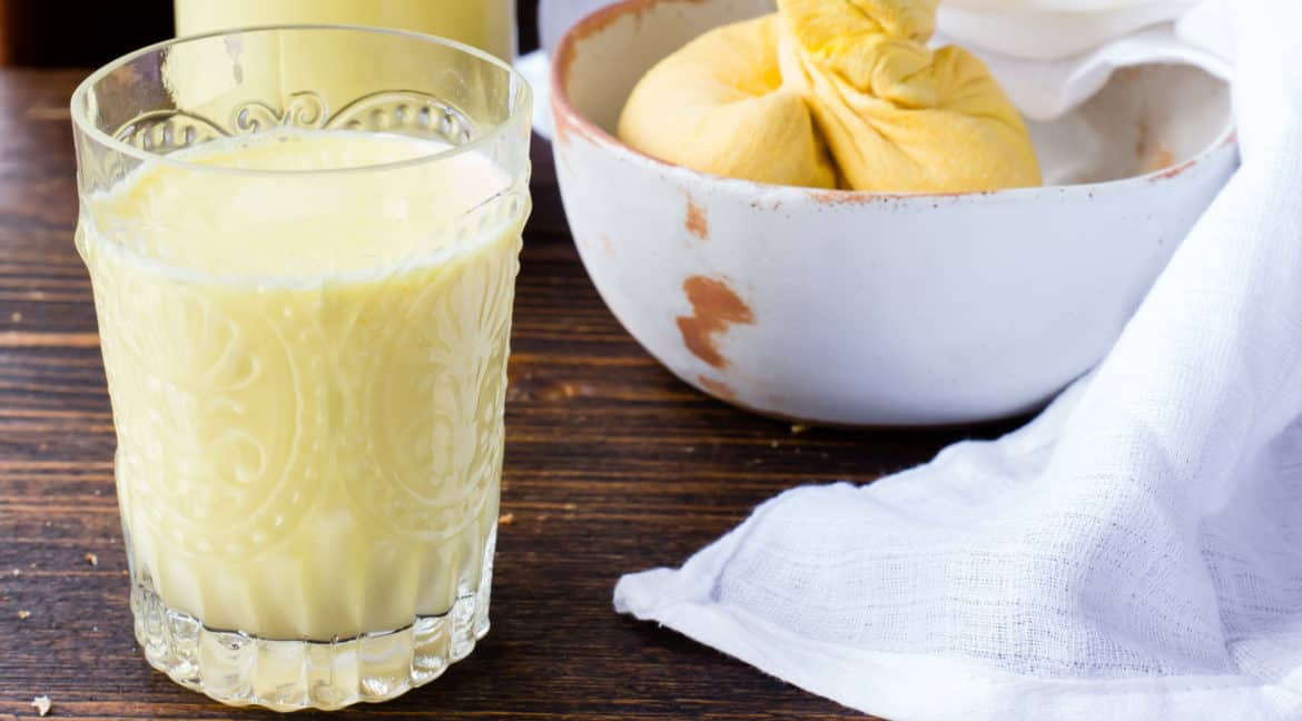 Goldene Milch mit Kurkuma