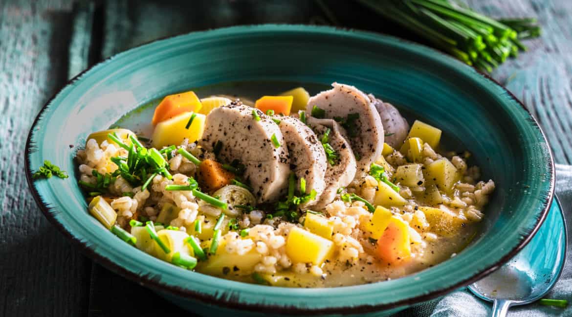 Graupensuppe mit Hähnchen