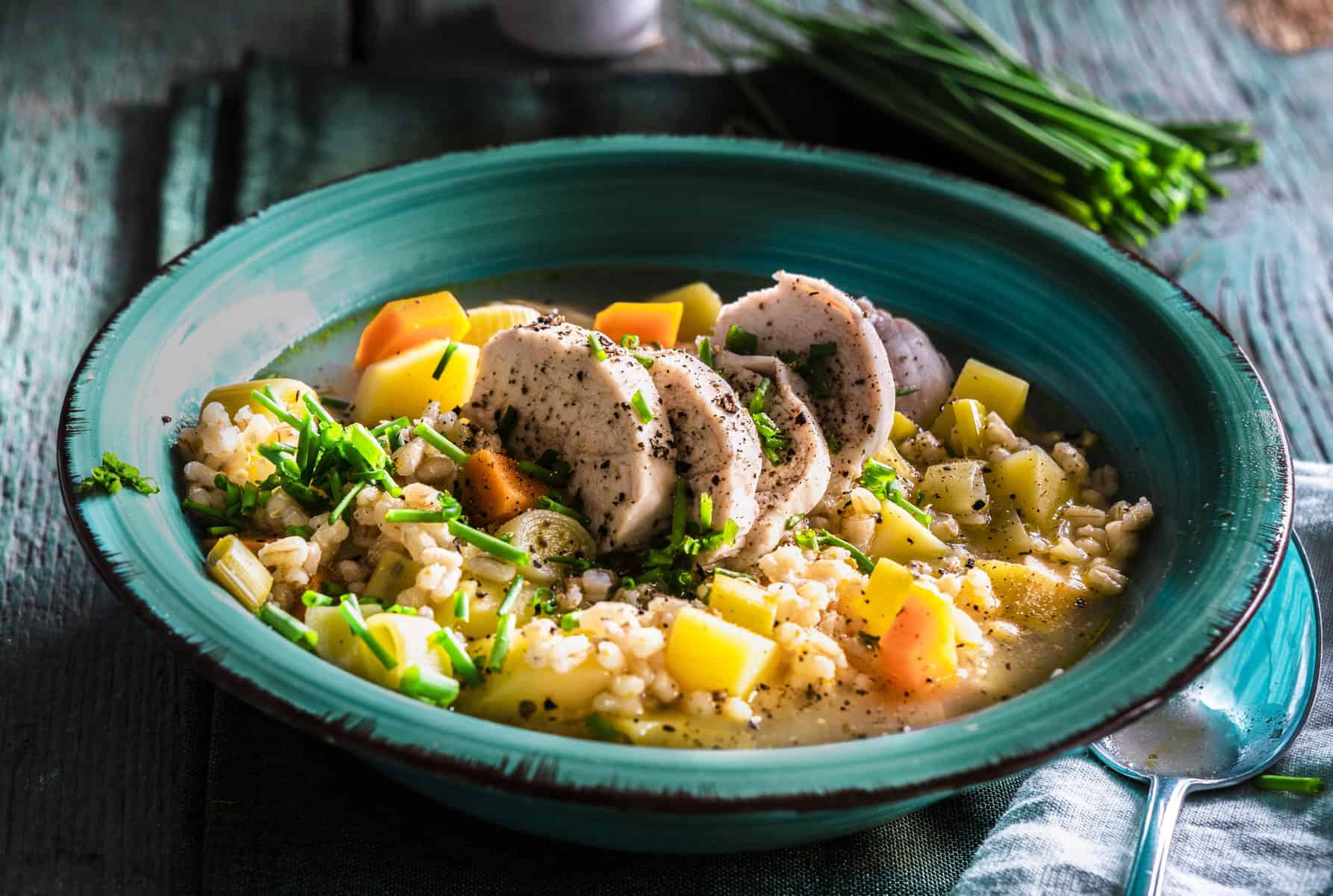 Graupensuppe mit Hähnchen – Rezept für den Thermomix® Graupensuppe mit Hähnchen – Rezept für den Thermomix®