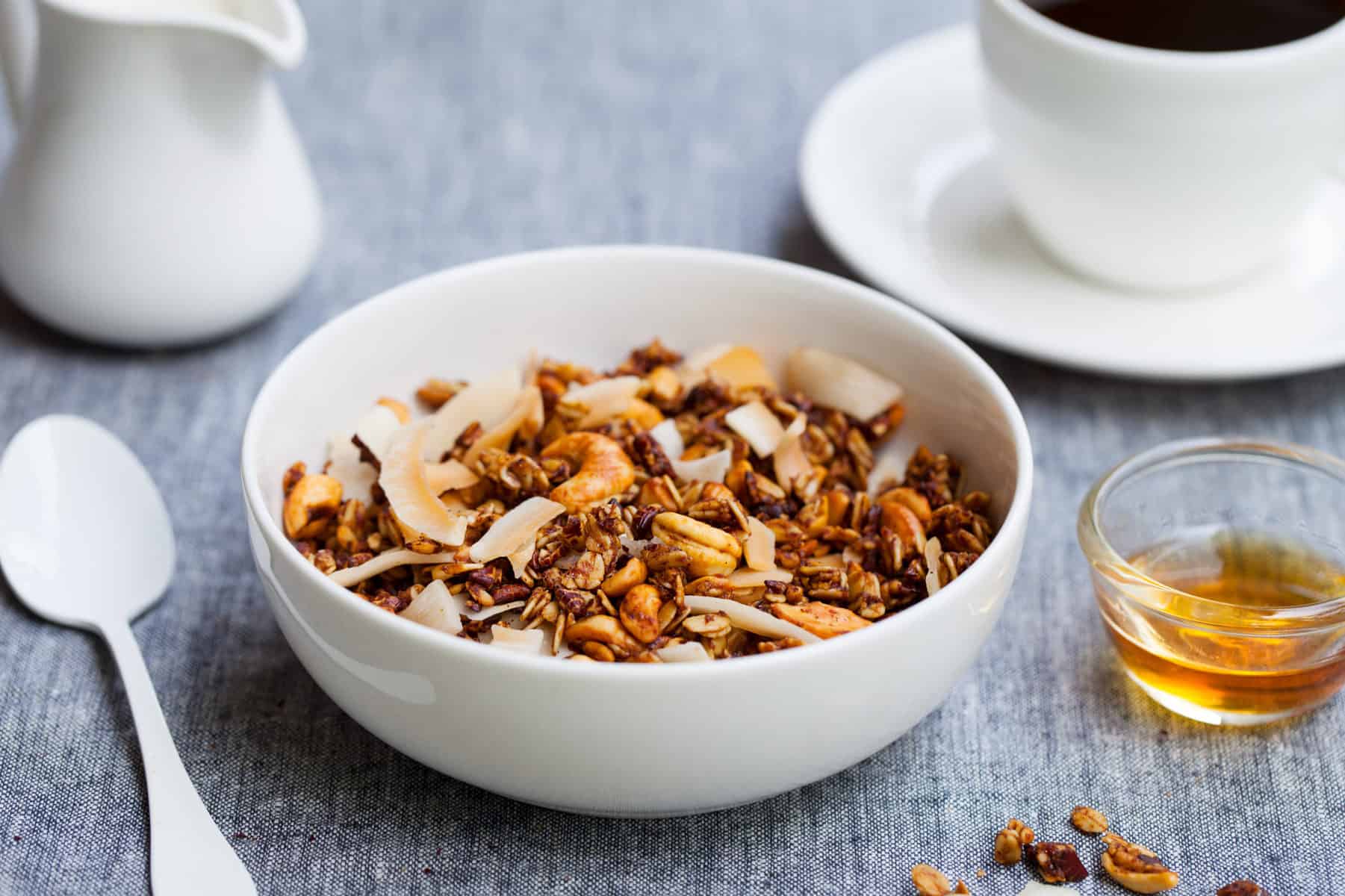 Low Carb Müsli aus dem Thermomix® – Foto: gettyimages / AnnaPustynnikova