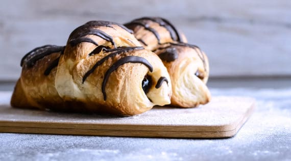 Schoko-Croissants mit dem Monsieur Cuisine – Foto: gettyimages / Kichigin