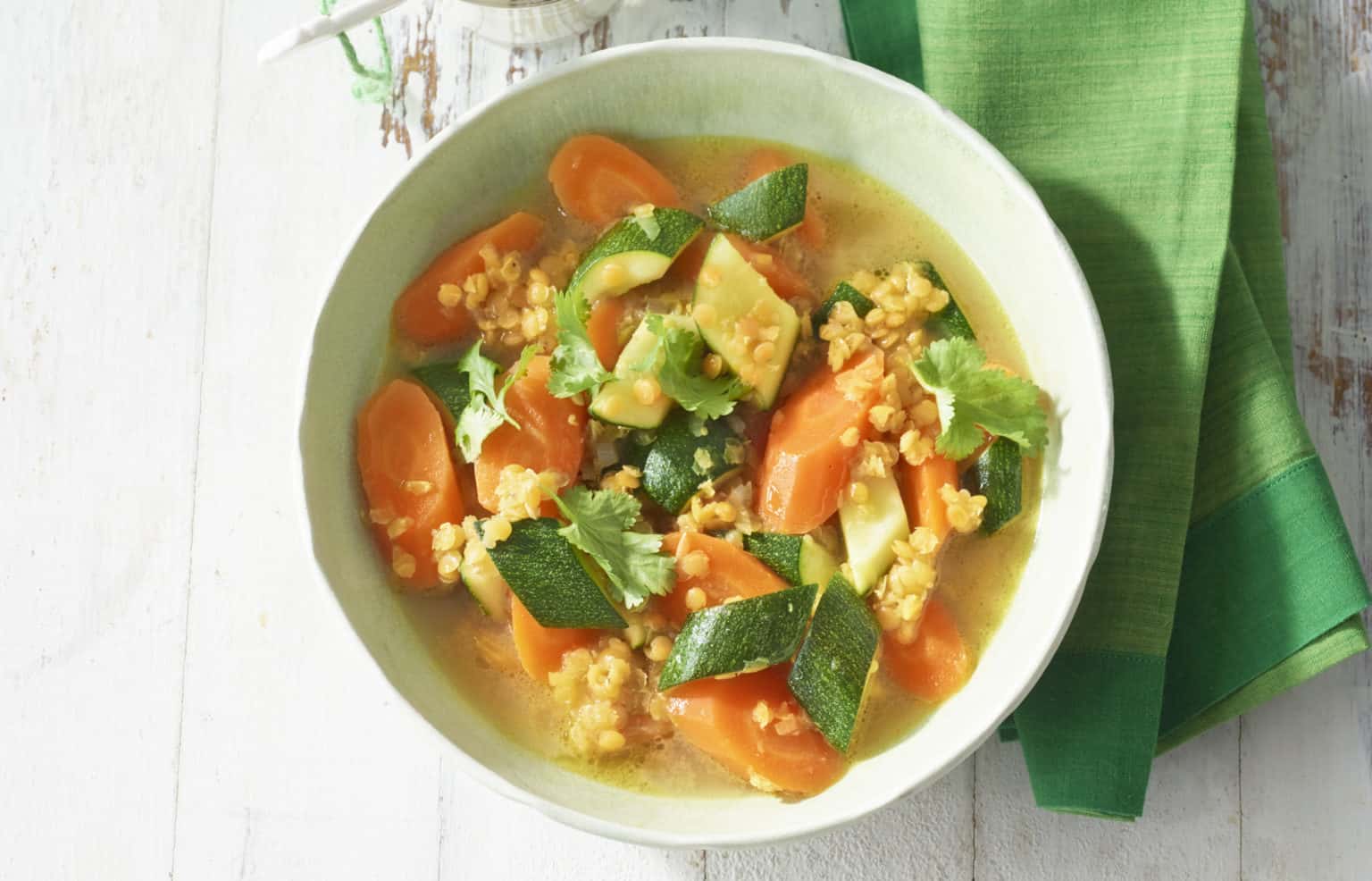 Möhreneintopf mit Zucchini und Linsen