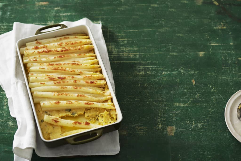 Gratinierter Spargel auf Thymian-Polenta mit dem Monsieur Cuisine – Foto: Jorma Gottwald