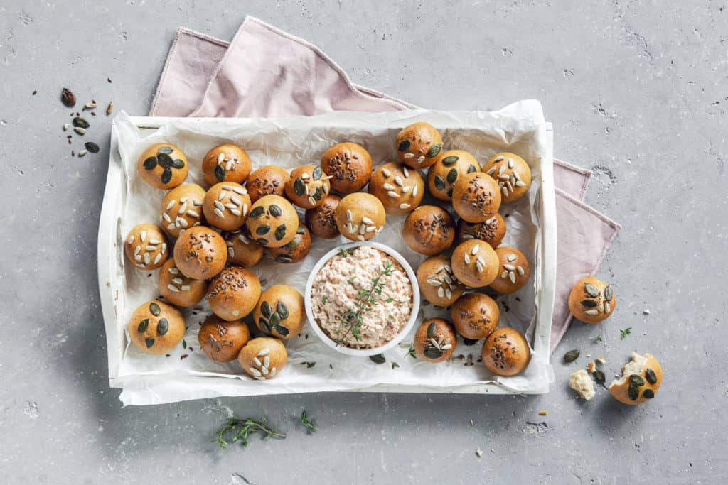 Laugenkonfekt mit Frischkäsedip mit dem Thermomix® – Foto: Anna Gieseler 