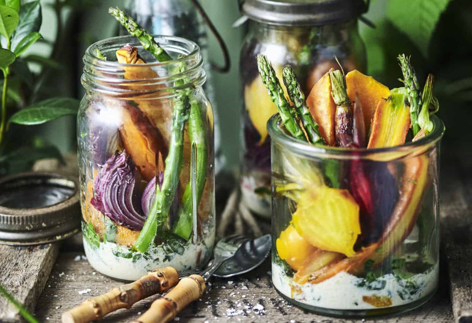 Ofengemüse-Salat mit Knoblauch-Senf-Dressing