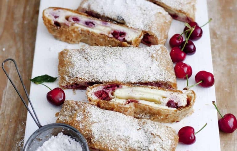 Quarkstrudel mit Kirschen – Rezept für den Thermomix®