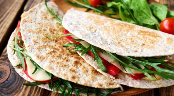 Tortilla-Sandwich Tomate-Mozzarella mit dem Thermomix® - Foto: gettyimages / Ekaterina Fedulyeva