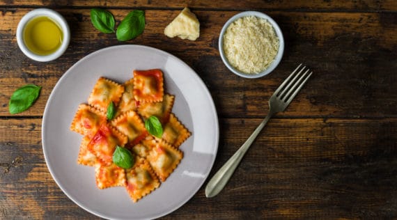 Ravioli in Tomatensoße mit dem Thermomix® - Foto: gettyimages / Aleksandr_Vorobev