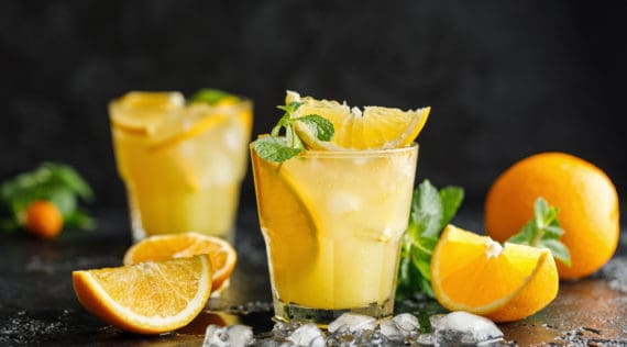 Zwei Gläser mit Solero Cocktail aus dem Thermomix®