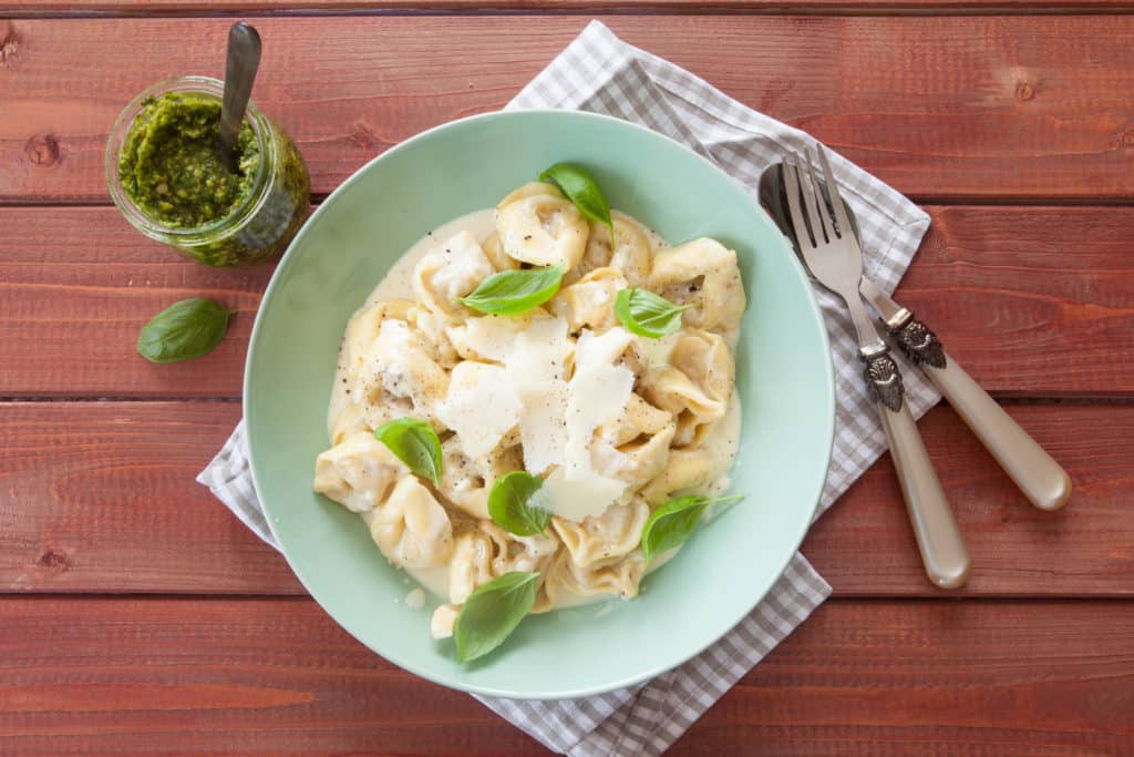 Tortellini in Sahnesoße mit dem Thermomix® - Foto: gettyimages /  picalotta