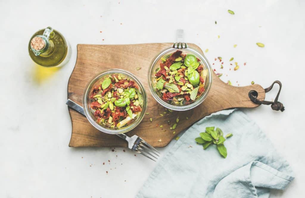 Veganer Quinoasalat mit Avocado aus dem Thermomix® – Foto: StockFood / The Picture Pantry