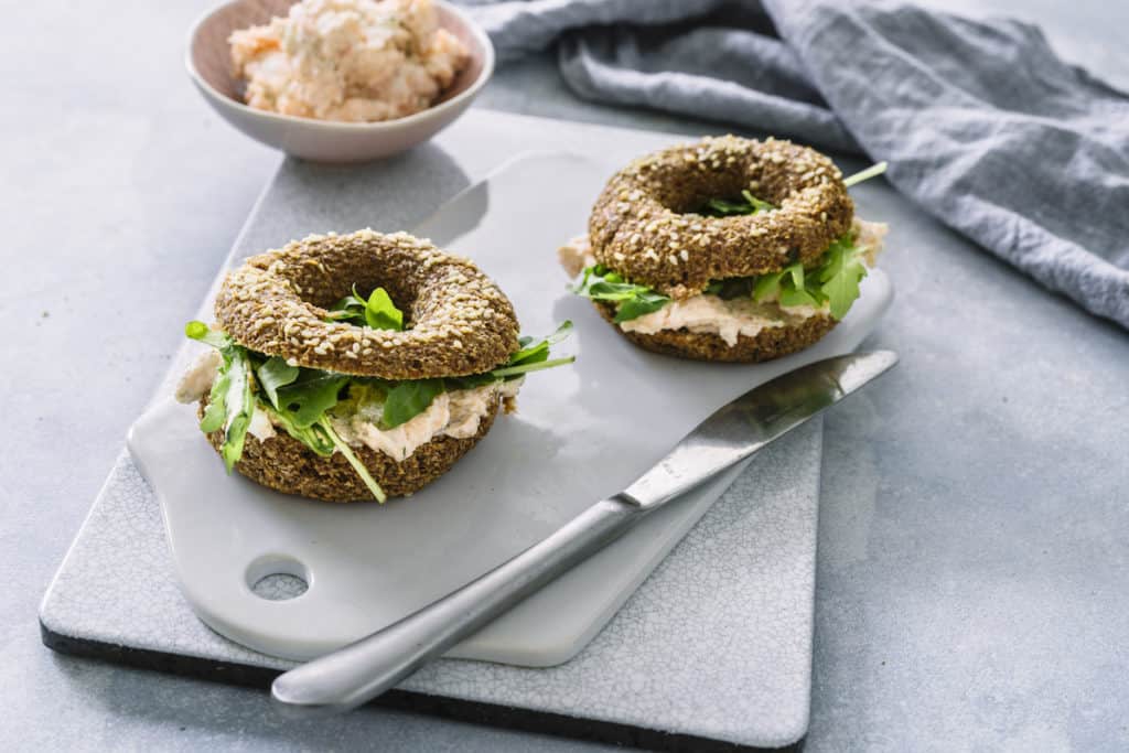 Glutenfreie Bagels mit Lachs – Foto: Tina Bumann