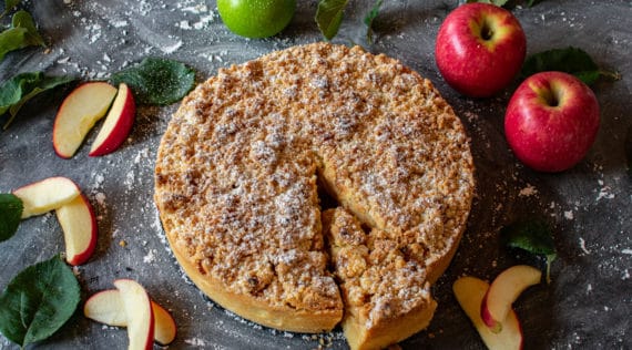 Apfelkuchen mit Streuseln mit dem Thermomix® - Foto: gettyimages / Angelika Heine