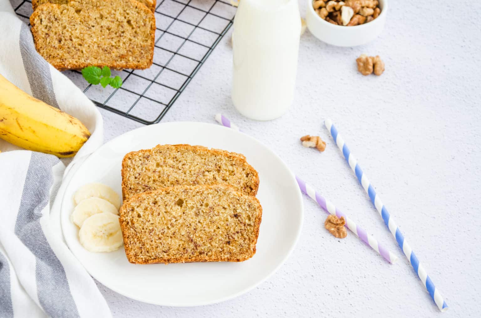 Bananenbrot mit Karotte und Apfel