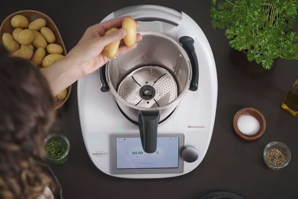 Kartoffeln schälen im Thermomix® mit dem Peeler – Foto: Vorwerk