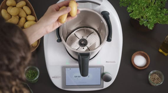 Kartoffeln schälen im Thermomix® mit dem Peeler – Foto: Vorwerk