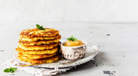 Kartoffelpuffer mit Apfelmus mit dem Thermomix® – Foto: Désirée Peikert