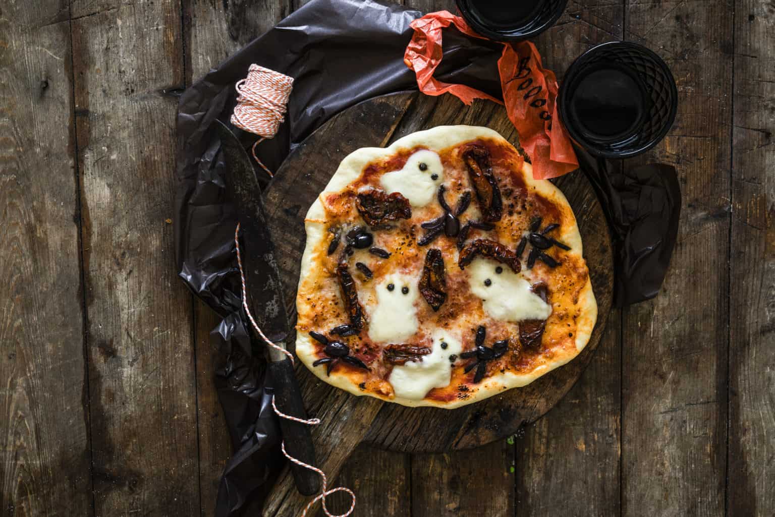 Halloween Pizza mit dem Monsieur Cuisine