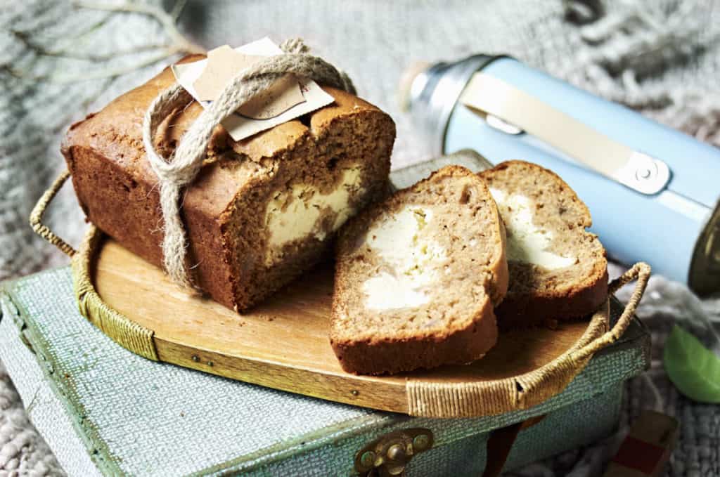 Bananenbrot mit Frischkäsefüllung – Foto: StockFood/BauerSyndication