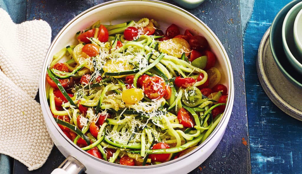 Zucchini-Tomaten-Spaghetti mit dem Thermomix® – Foto: Stockfood / Bauer Syndication