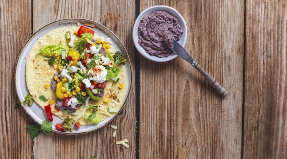 Tortilla mit Bohnencreme und Gemüse aus dem Glas – Foto: Anna Gieseler