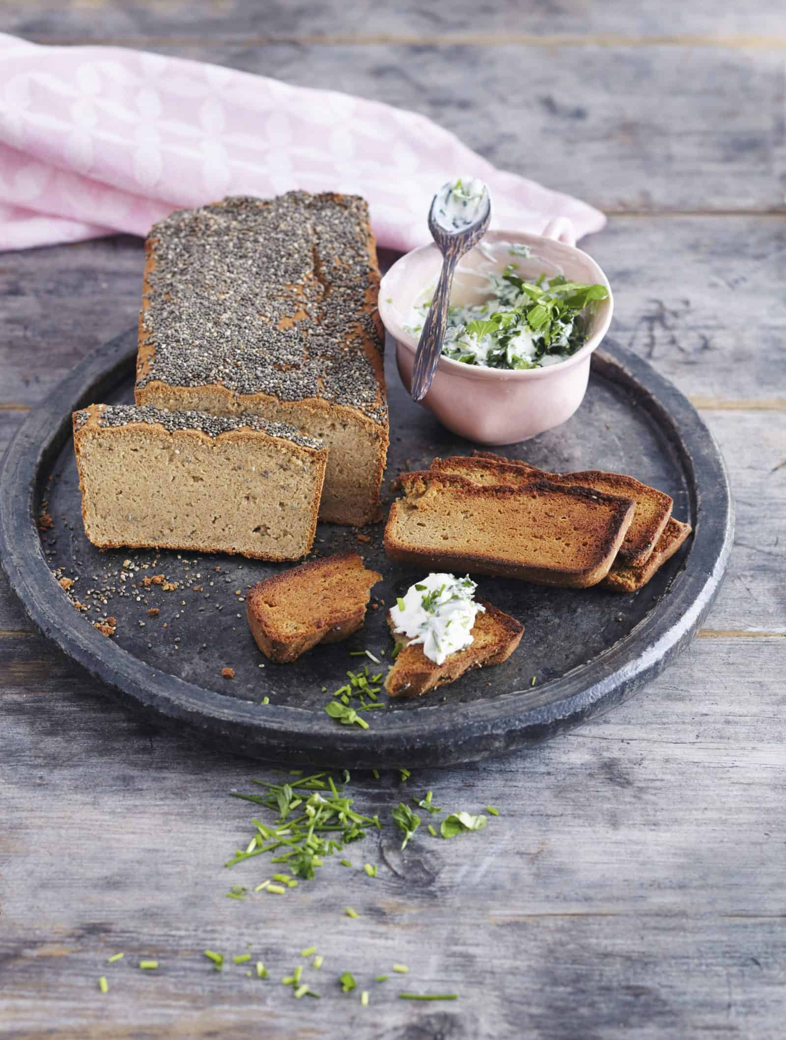 Buttermilch-Toast ohne Mehl mit dem Monsieur Cuisine – Foto: © StockFood / für ZS Verlag / Schütz, Anke