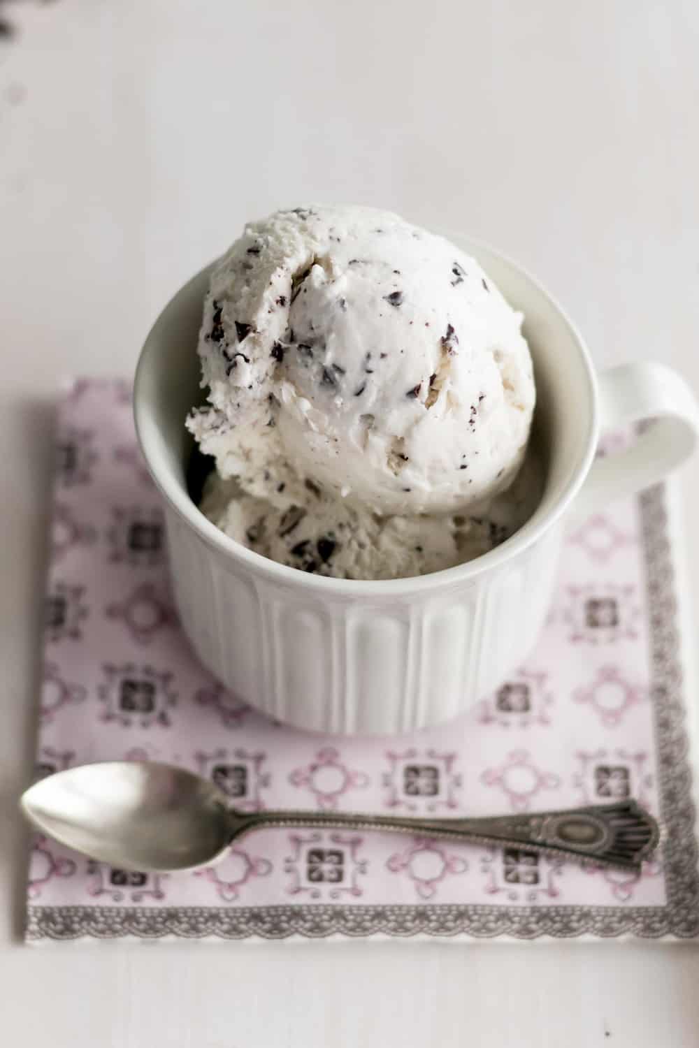 Stracciatella-Eis mit dem Thermomix® – Foto: gettyimages / FEDelchot