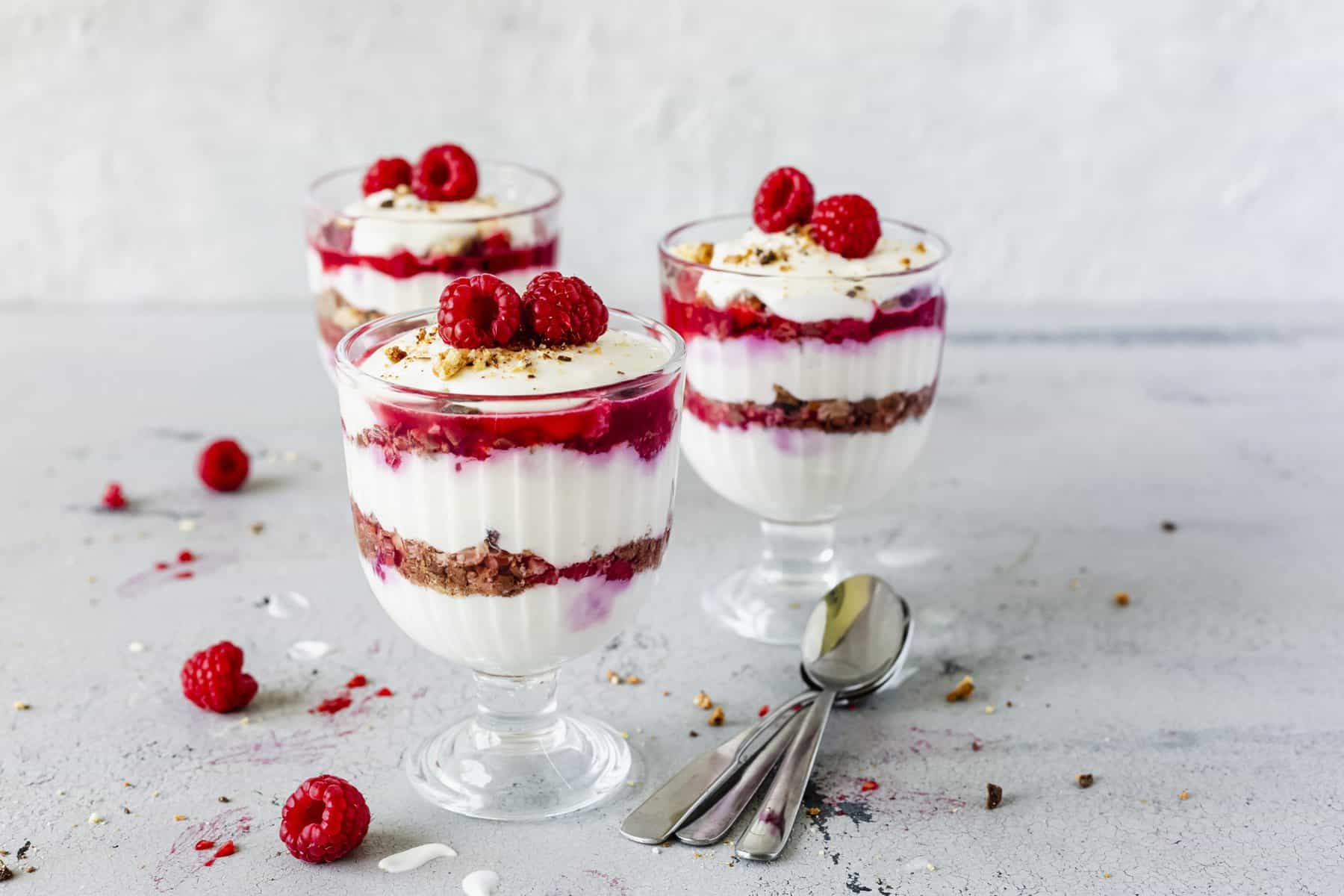 Cantuccini-Dessert mit Mascarpone und Himbeeren