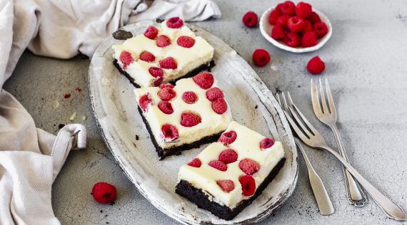 Cheesecake-Brownies mit Himbeeren mit dem Thermomix® – Foto: Désirée Peikert