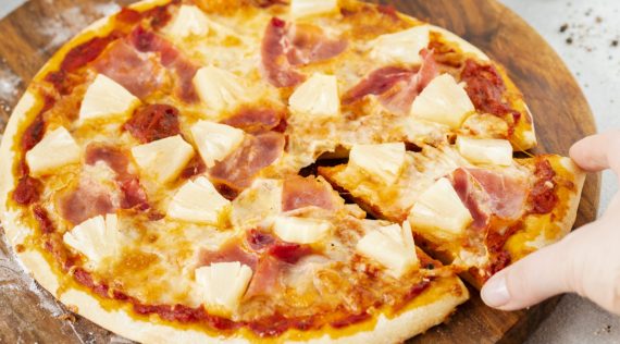 Pizza Hawaii mit dem Thermomix® – Foto: Kathrin Knoll