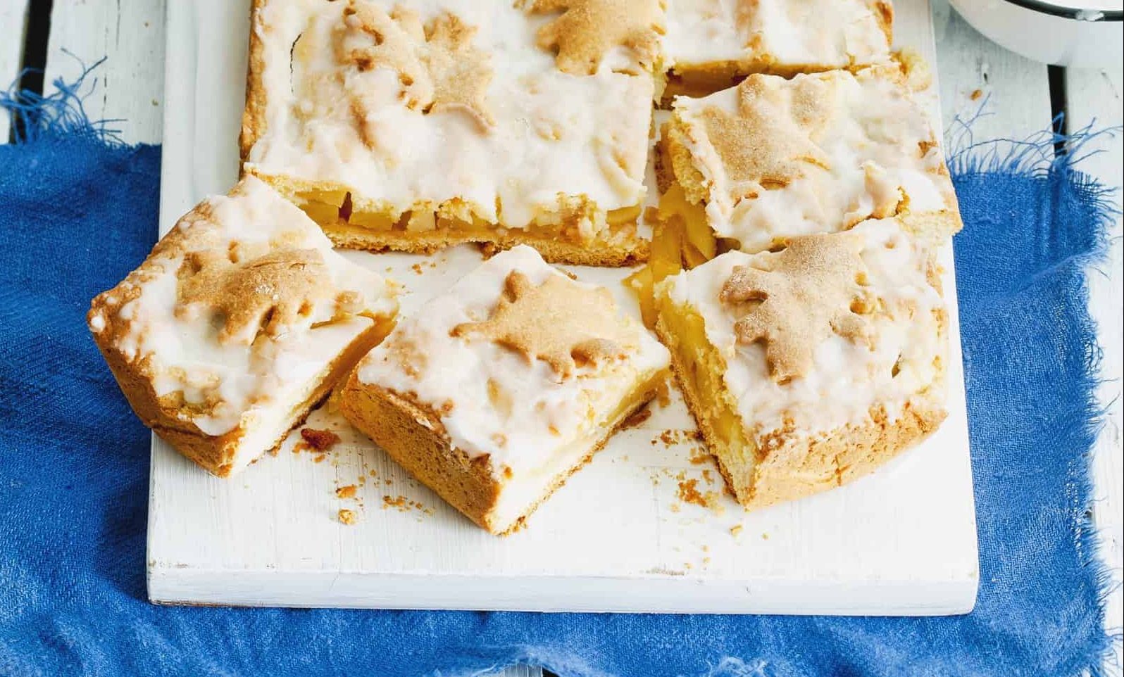 Gedeckter Apfelkuchen mit dem Monsieur Cuisine – Foto: Ira Leonie