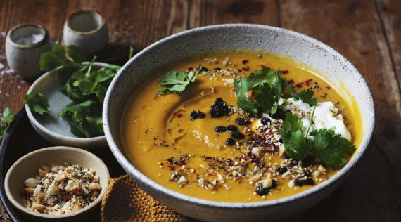 Ofen-Kürbissuppe mit dem Monsieur Cuisine – Foto: StockFood / News Life Media