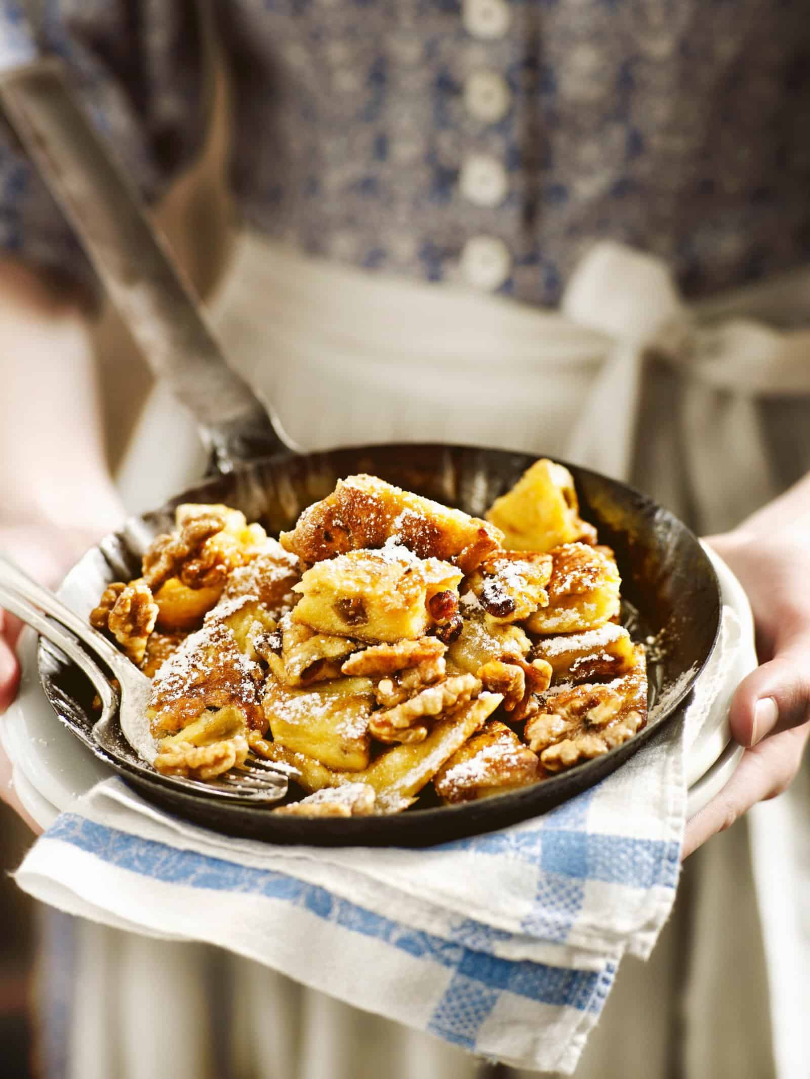 Kaiserschmarren in einer Pfanne – Foto: © StockFood/Einwanger, Klaus-Maria