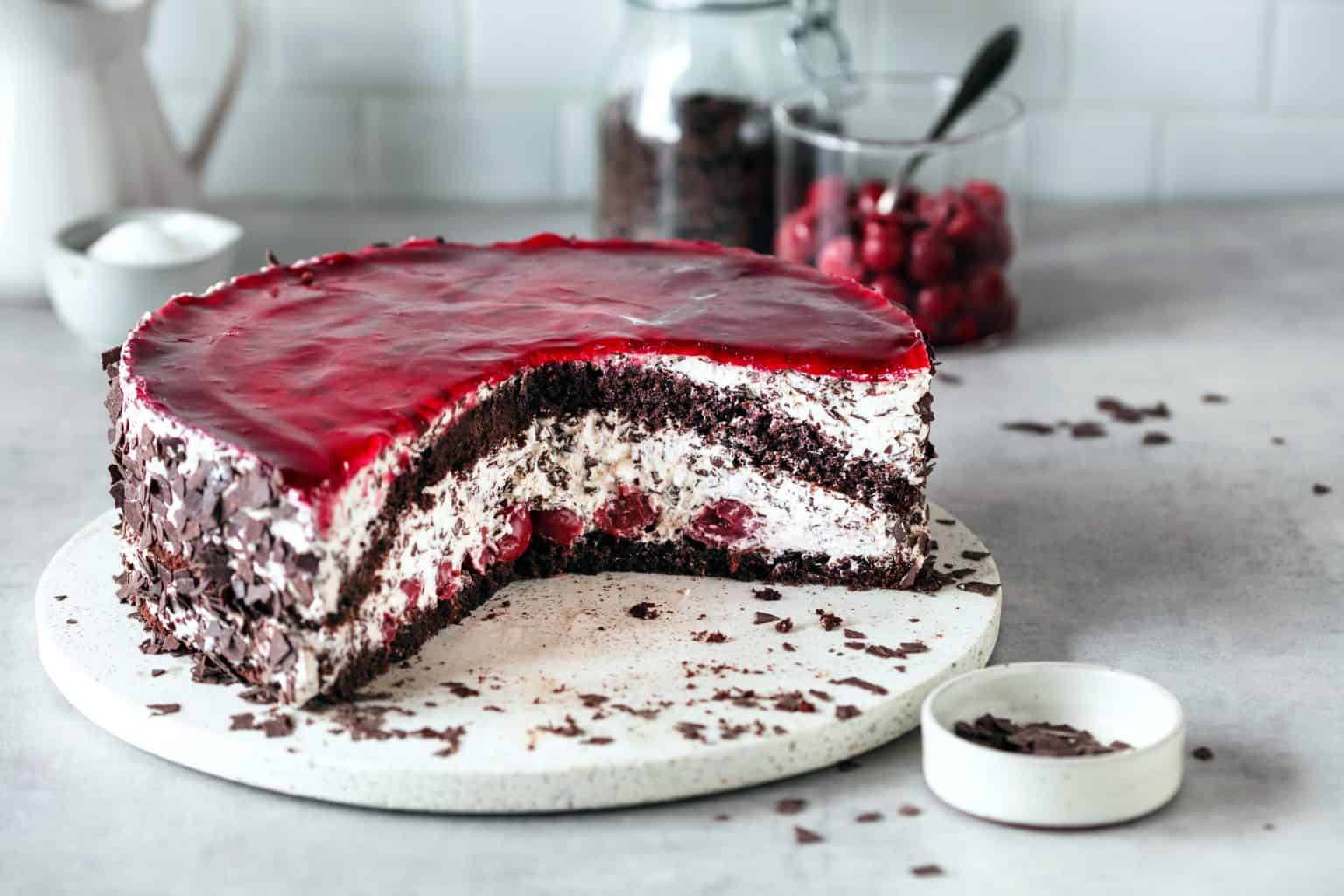 Stracciatella-Kirsch-Torte mit dem Thermomix® Stracciatella-Kirsch-Torte mit dem Thermomix®