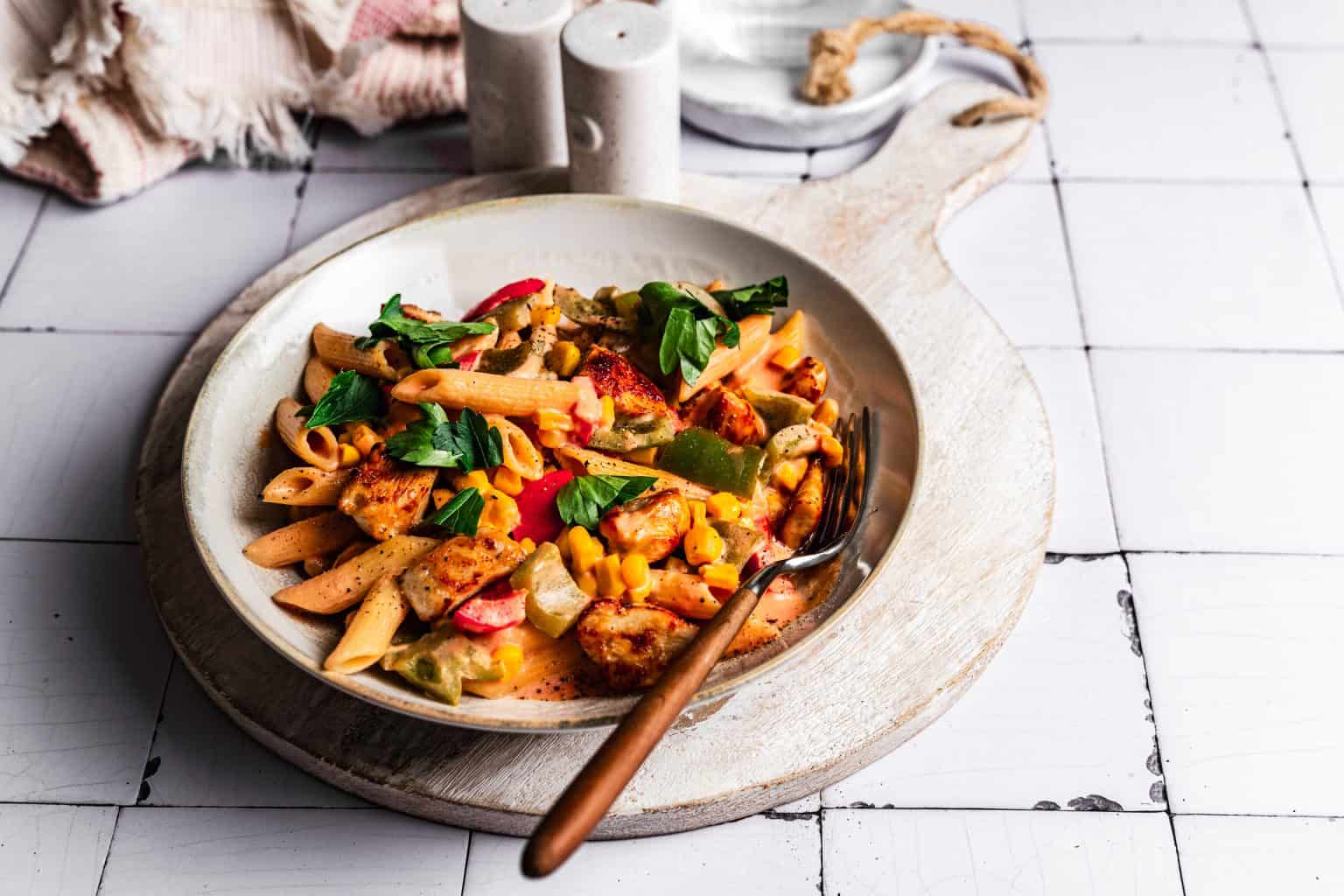 Schnelle Hähnchen-Mais-Nudelpfanne mit dem Thermomix®