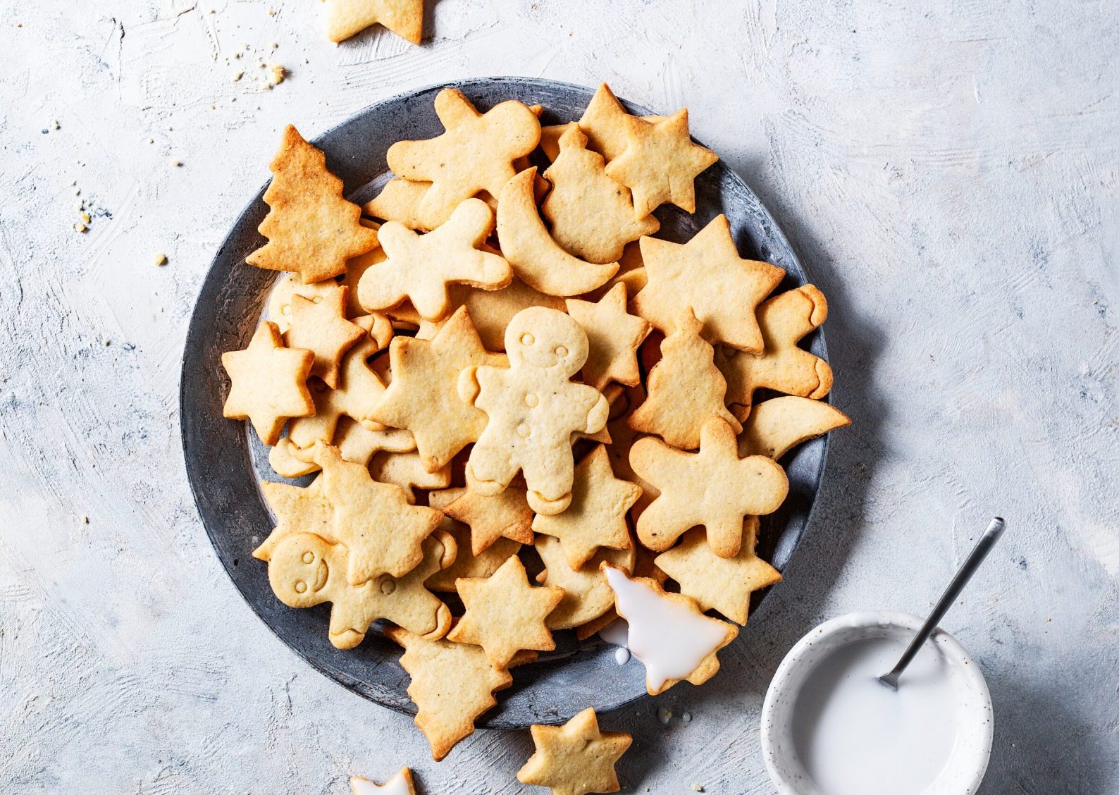 Ein Teller mit Plätzchen von oben fotografiert – Foto: Anna Gieseler